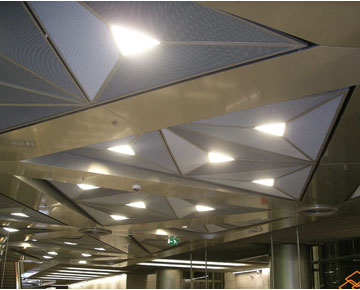 Декоративная металлическая сетка важный элемент архитектурной отделки интерьеров