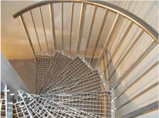 Вариант использования материала в лестнице